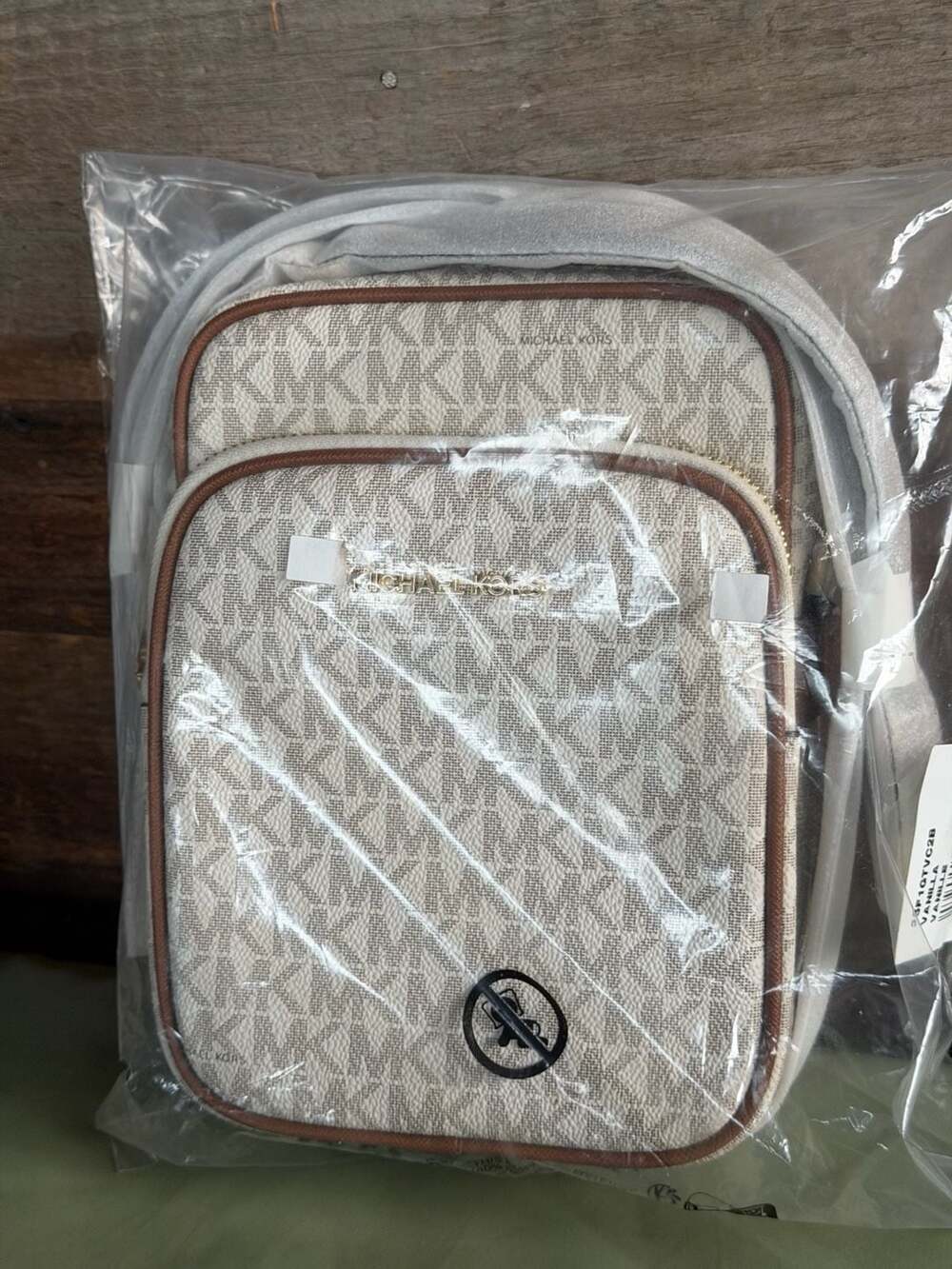 Michael Kors Jet Set Travel Flight Bag Crossbody Vanilla Small